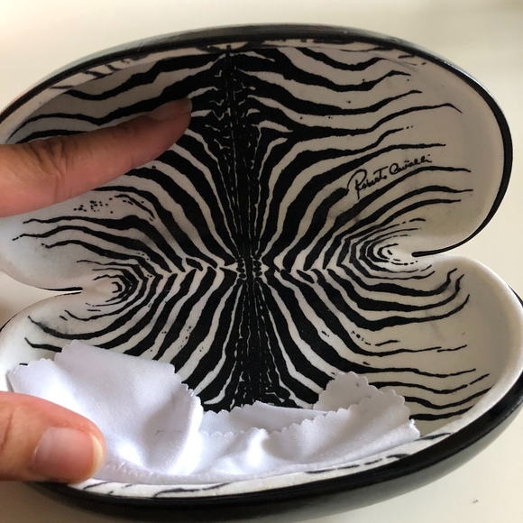 Authentic, Hard Eyeglass Case - Picture 3 of 3